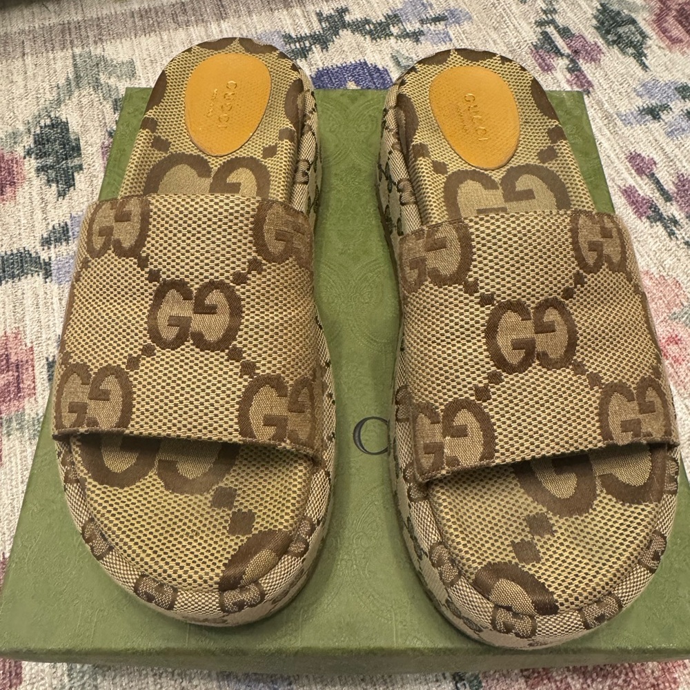 Gucci Women’s platform slide sandal - Picture 3 of 5
